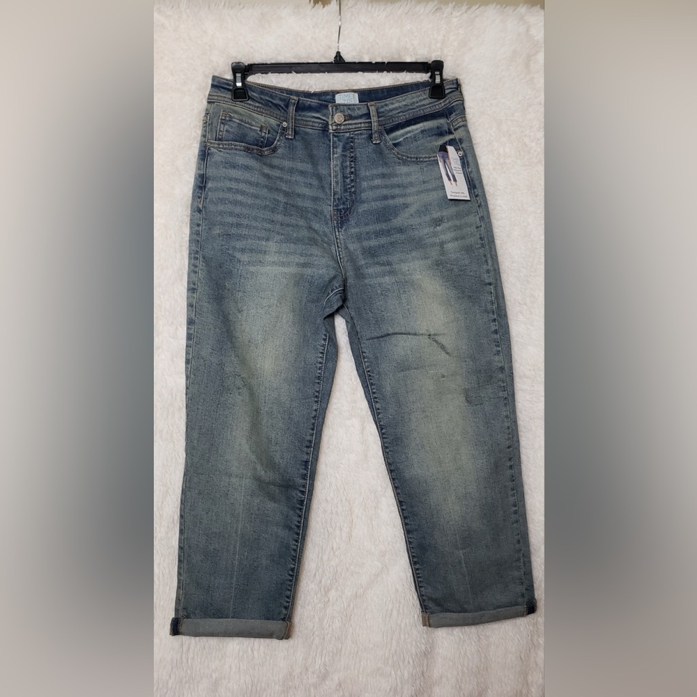 Time and Tru High Rise Relaxed Fit Cropped Jeans NWT  Size 10